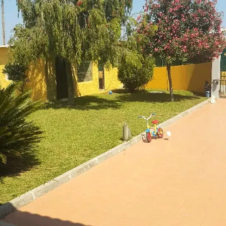 With 2 Bedrooms In With Wonderful Mountain View Enclosed Garden And Wifi 7 Km From The Beach 别墅 *