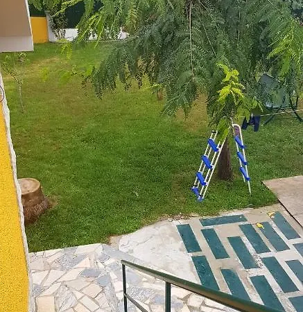 With 2 Bedrooms In With Wonderful Mountain View Enclosed Garden And Wifi 7 Km From The Beach *