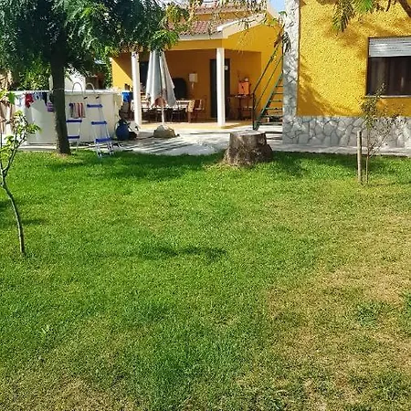 With 2 Bedrooms In With Wonderful Mountain View Enclosed Garden And Wifi 7 Km From The Beach * Poceirao