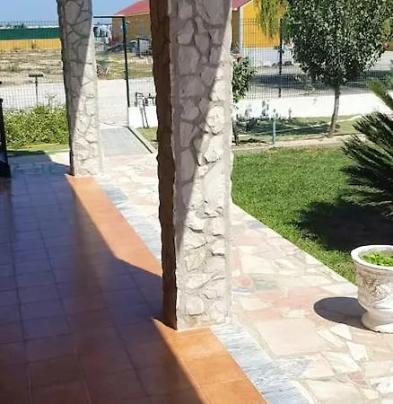 别墅 With 2 Bedrooms In With Wonderful Mountain View Enclosed Garden And Wifi 7 Km From The Beach *