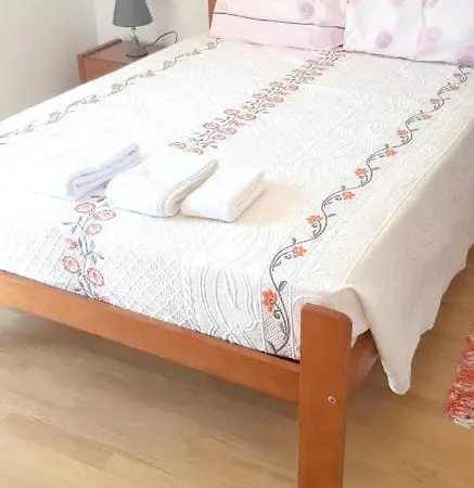 With 2 Bedrooms In With Wonderful Mountain View Enclosed Garden And Wifi 7 Km From The Beach Poceirao